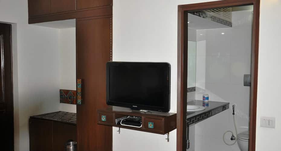 هوم آت إف 37, New Delhi 2